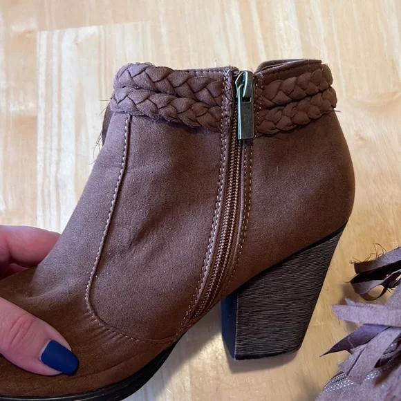 Cute brown suede boots - Picture 4 of 8